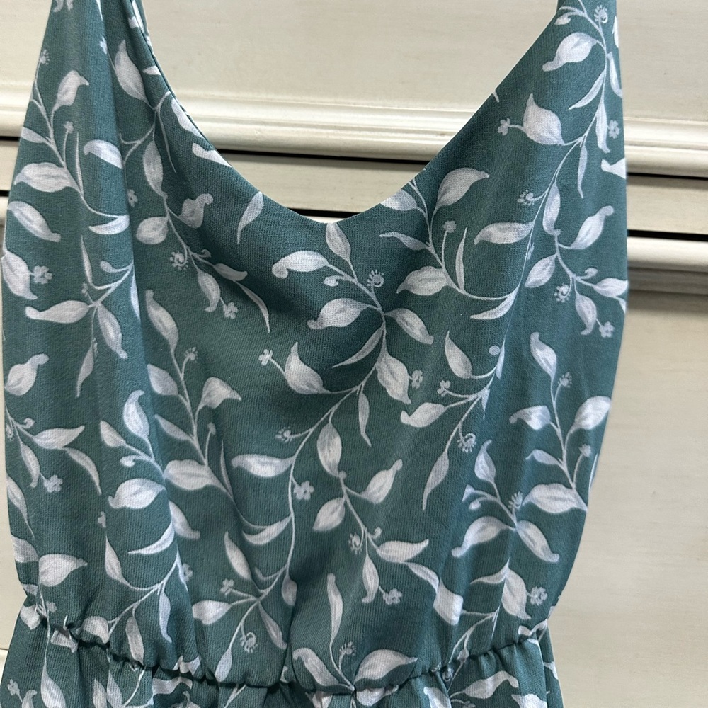 Summer dress! - Picture 2 of 3
